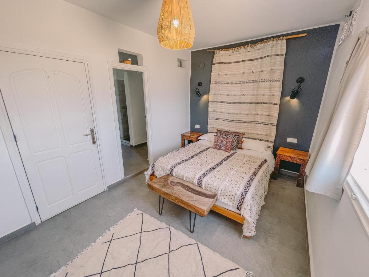 Blue Waves Surf House Hotel อกาดีร์ ภายนอก รูปภาพ