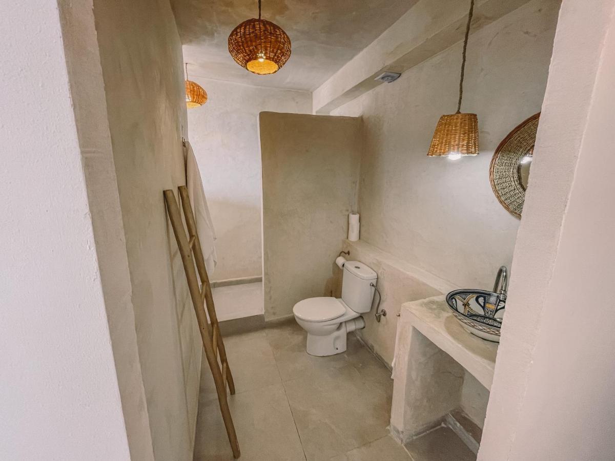 Blue Waves Surf House Hotel อกาดีร์ ภายนอก รูปภาพ