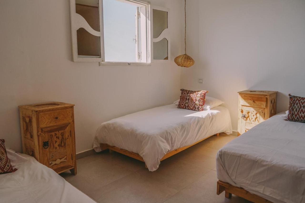 Blue Waves Surf House Hotel อกาดีร์ ภายนอก รูปภาพ