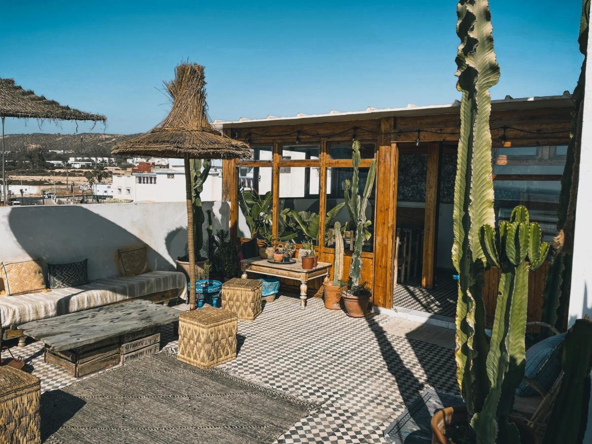 Blue Waves Surf House Hotel อกาดีร์ ภายนอก รูปภาพ