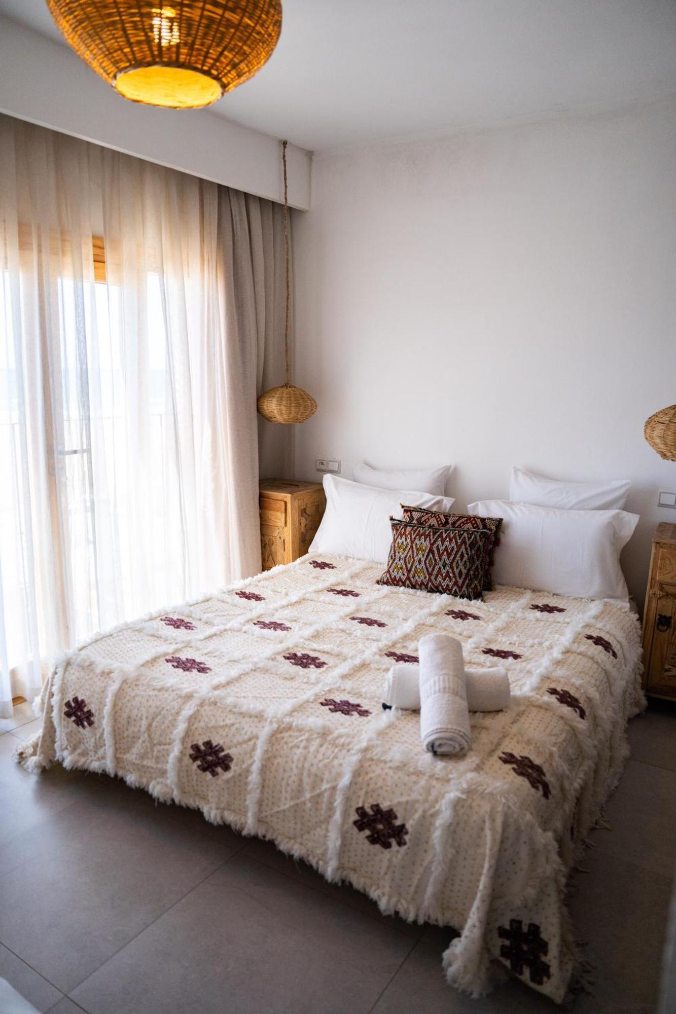Blue Waves Surf House Hotel อกาดีร์ ภายนอก รูปภาพ