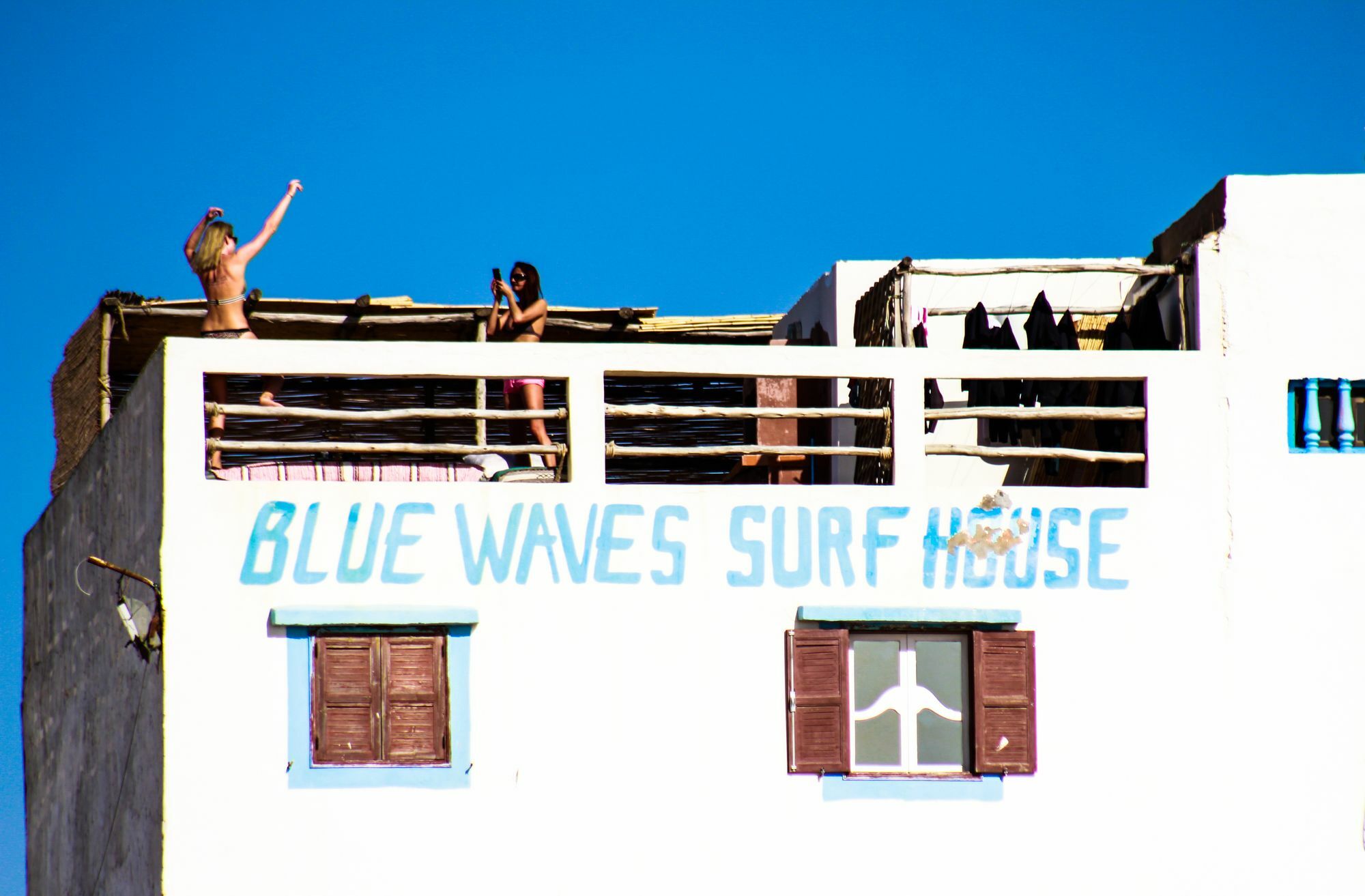Blue Waves Surf House Hotel อกาดีร์ ภายนอก รูปภาพ