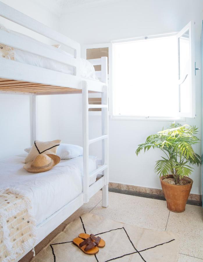 Blue Waves Surf House Hotel อกาดีร์ ภายนอก รูปภาพ