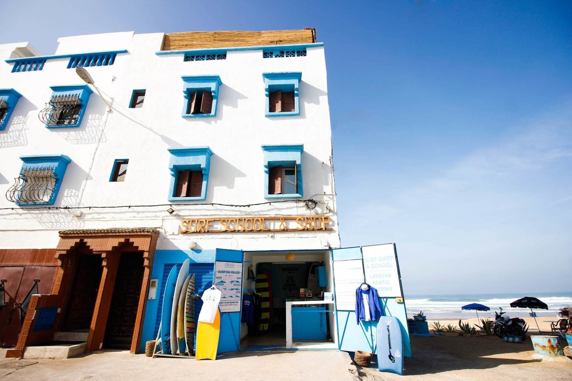 Blue Waves Surf House Hotel อกาดีร์ ภายนอก รูปภาพ